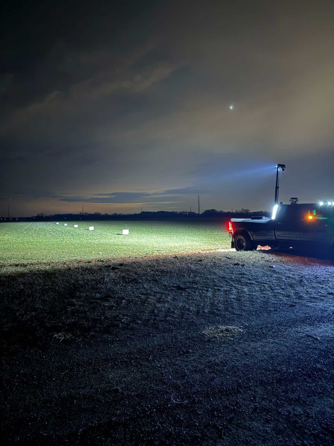 9 Foot Single Truck Bed Mounted Light Tower 7,180 Lumens