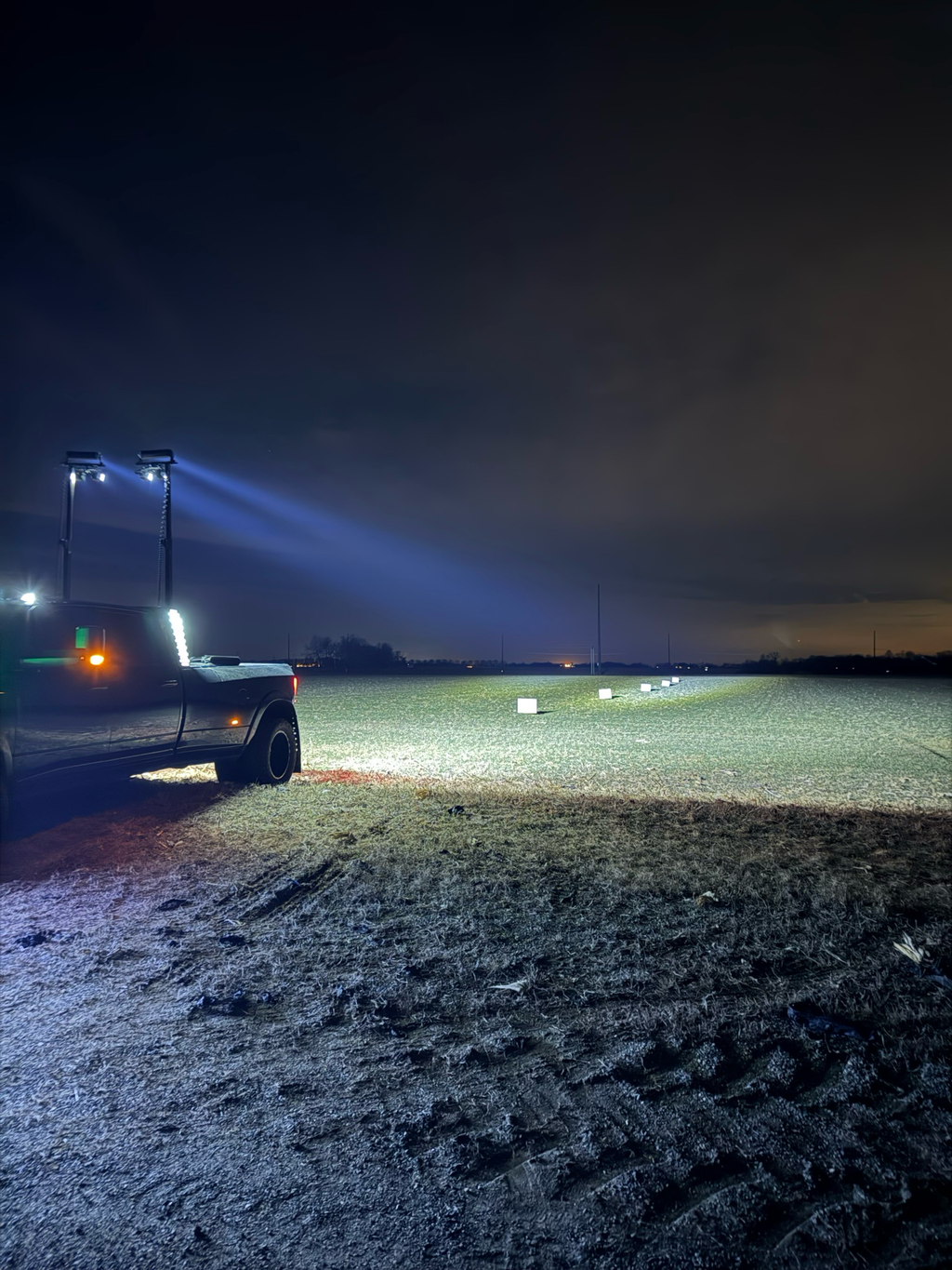 9 Foot Tall Set Truck Bed Mounted Light Tower 46,400 Lumens