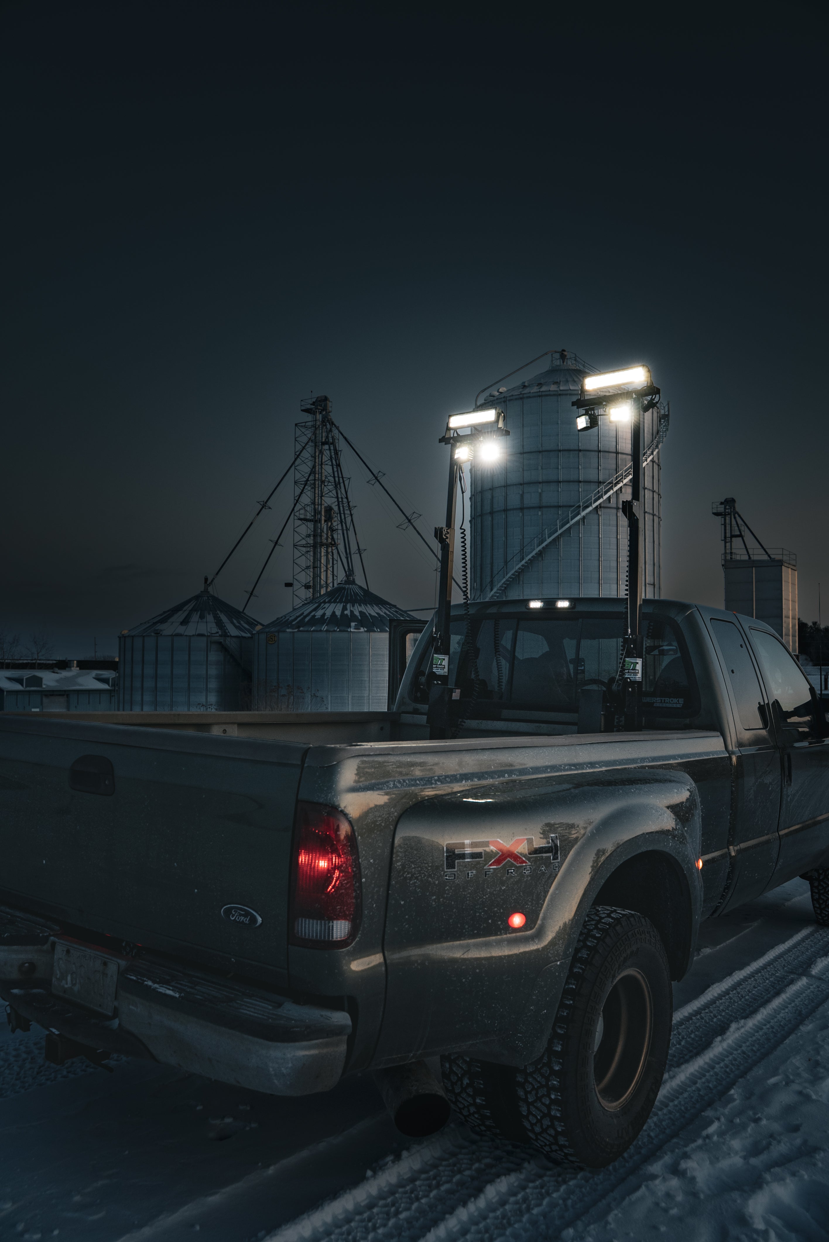 9 Foot Tall Set Truck Bed Mounted Light Tower 46,400 Lumens